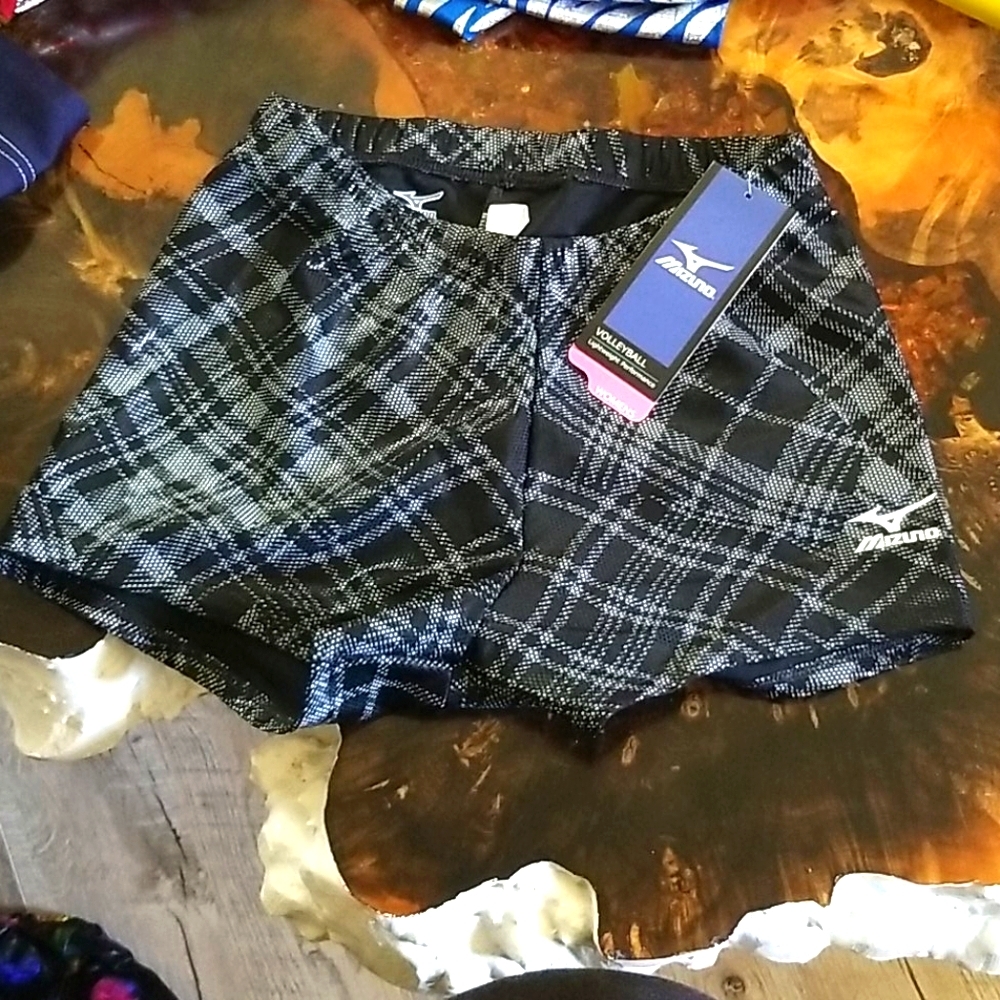 NWTMizuno Volleyball Lightweight Performance Short
